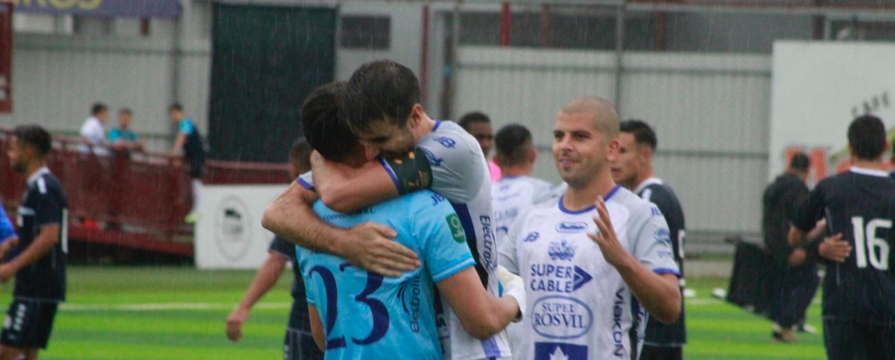 Grecia avanza en penales en el Torneo de Copa