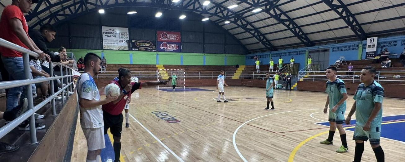 Grecia Futsal logra sufrida victoria y se mantiene líder del grupo D