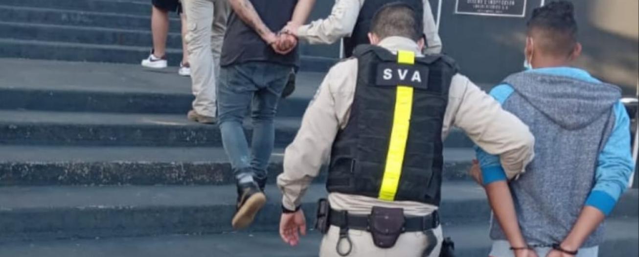 Policía Aeroportuaria detiene a sujetos por aparente toma ilegal de agua