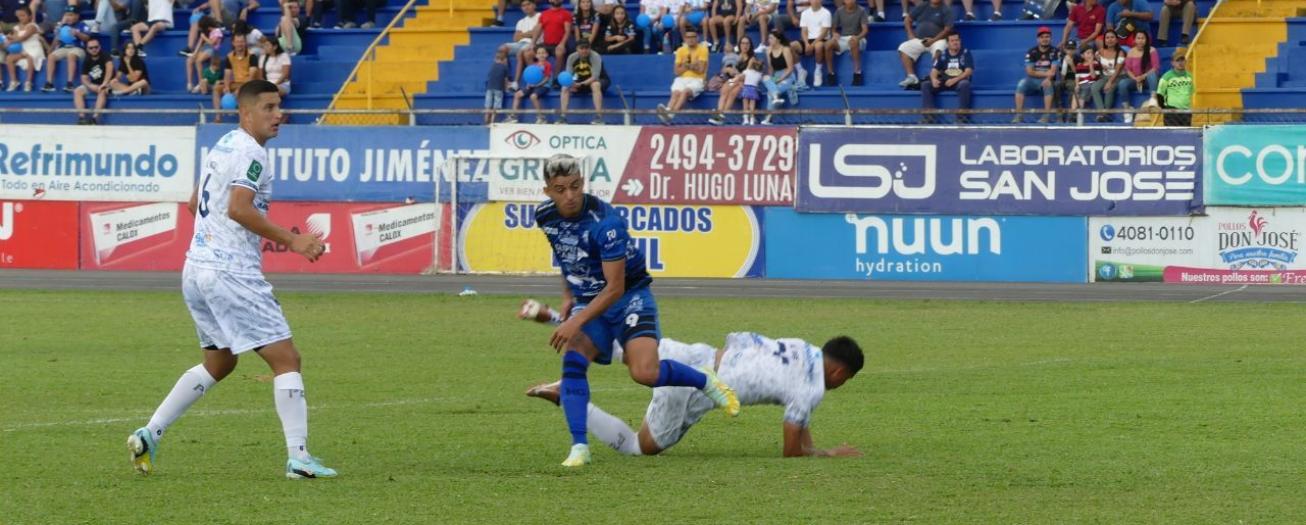 Grecia presenta todos los síntomas de equipo que quiere descender