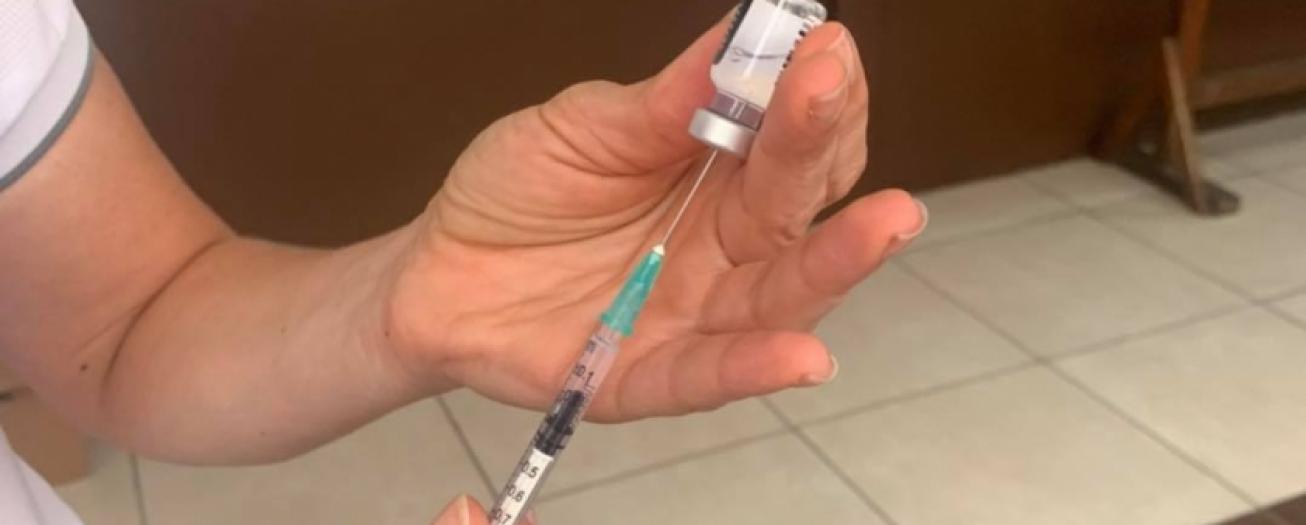 Autoridades reafirman importancia de prevención y vacunación ante variante Ómicron 